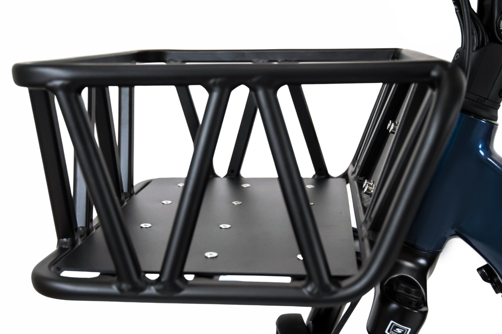 Euphree's front mounted all aluminum basket is lightweight and carries up to 25 lbs of cargo. Hanging out at the beach? Shopping at the market? Planning a picnic? Whether it's your wet suit, fishing gear or groceries, keep it